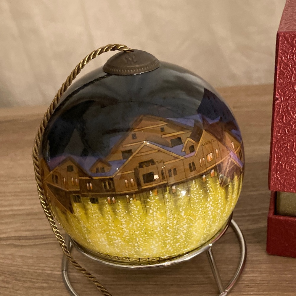Ne’Qwa Art glass ornament Montage Deer Valley 2017